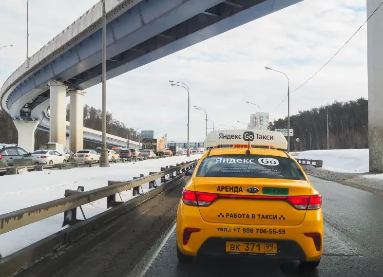 Работа в яндекс такси в Москве, включая тариф бизнес. Честный и непредвзятый отзыв человека с пятилетним стажем.